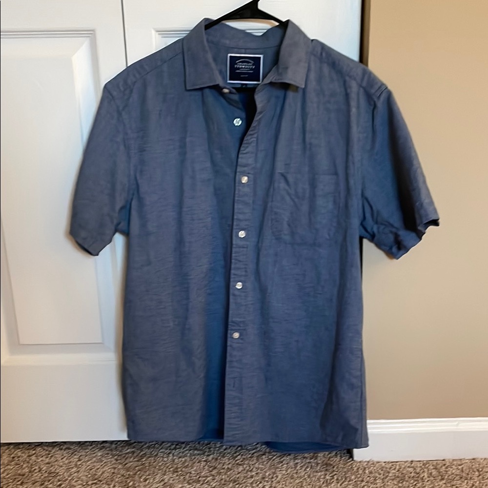Charles Tyrwhitt men’s large blue button down collared tee shirt